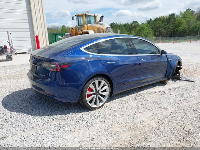 44791047 :رقم المزاد ، 5YJ3E1EB8KF393104 vin ، 2019 Tesla Model 3 Long Range/performance مزاد بيع