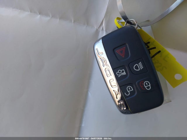 2014 JAGUAR XF SAJWA0EX8E8U33332 Photo 10