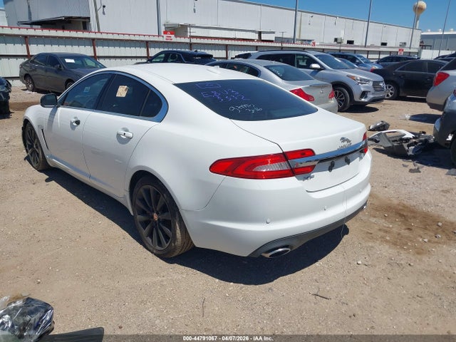 2014 JAGUAR XF SAJWA0EX8E8U33332 Photo 2