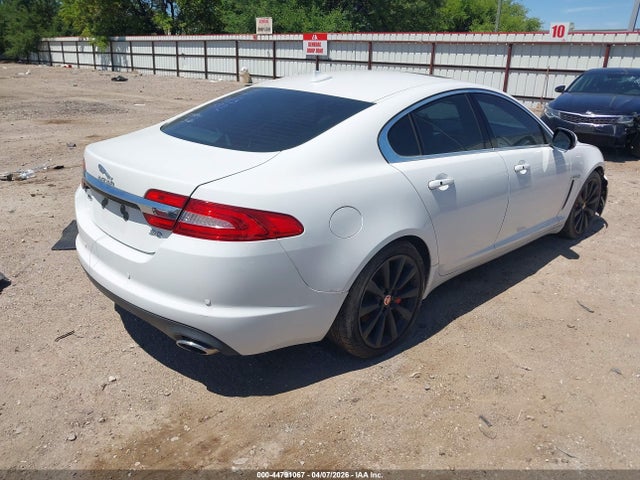 2014 JAGUAR XF SAJWA0EX8E8U33332 Photo 3