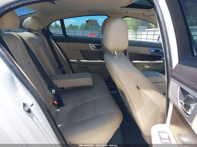 2014 JAGUAR XF SAJWA0EX8E8U33332 Photo 7