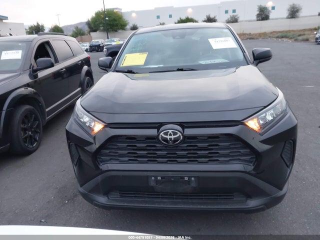 2T3H1RFV1NW204137 Toyota RAV4 LE