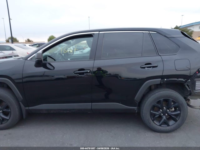 2T3H1RFV1NW204137 Toyota RAV4 LE