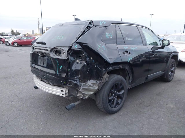 2T3H1RFV1NW204137 Toyota RAV4 LE