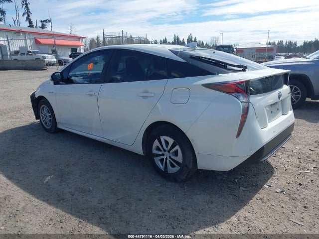 JTDKARFU7G3027788 Toyota Prius Four