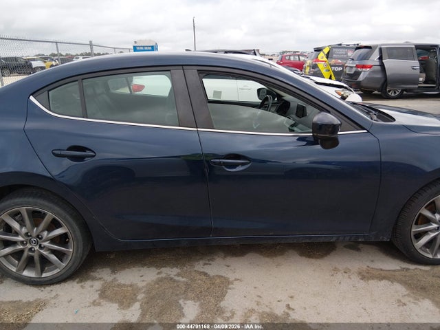 Mazda Mazda3 Touring 2018 3MZBN1V32JM246692 Image 13