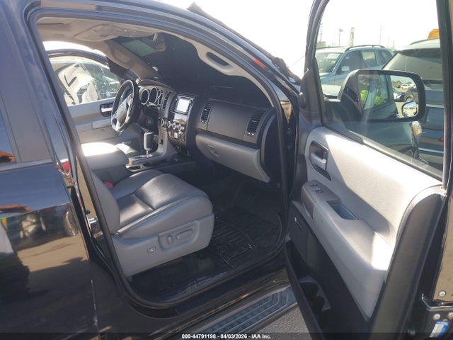 5TDJY5G18ES094058 Toyota Sequoia Limited 5.7l V8