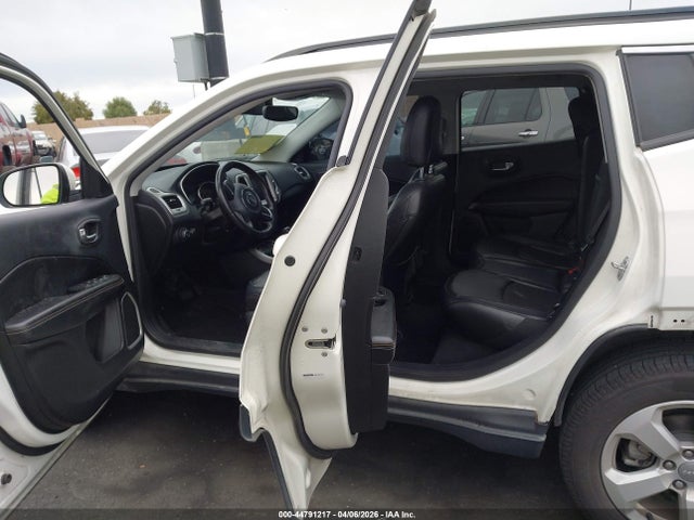 44791217 :رقم المزاد ، 3C4NJCBB1KT855654 vin ، 2019 Jeep Compass Latitude Fwd مزاد بيع