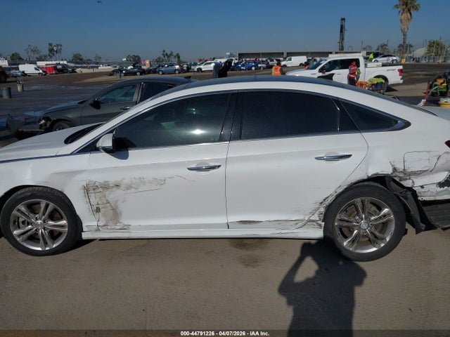 Hyundai Sonata Limited 2019 5NPE34AF0KH733775 Image 14