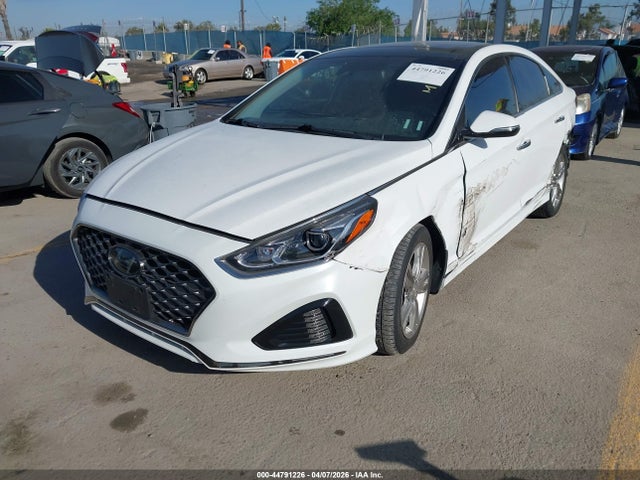 Hyundai Sonata Limited 2019 5NPE34AF0KH733775 Image 2