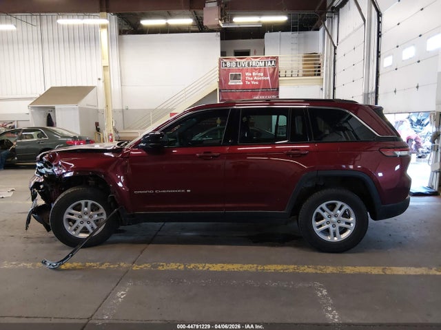 1C4RJHAG2RC162996 Jeep Grand Cherokee Laredo 4x4