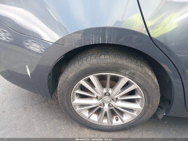 5YFBURHE6FP274805 Toyota Corolla Le Plus