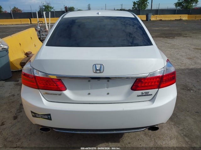 Honda Accord Touring 2014 1HGCR3F90EA040883 Image 17