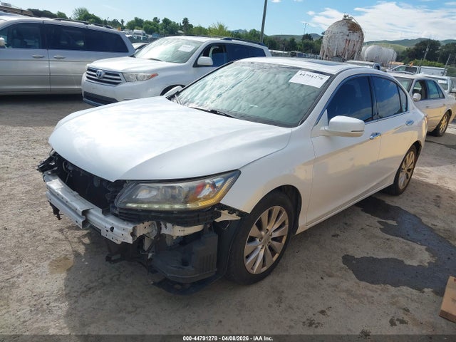 Honda Accord Touring 2014 1HGCR3F90EA040883 Image 2