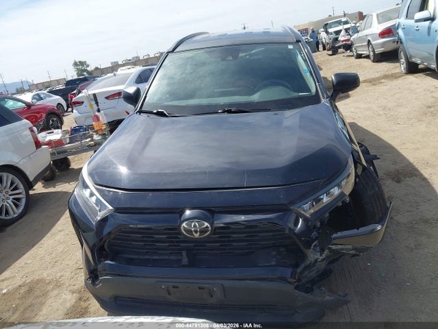 JTMH1RFV1KD513339 Toyota RAV4 LE