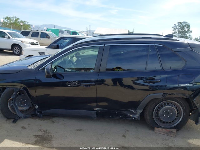 JTMH1RFV1KD513339 Toyota RAV4 LE