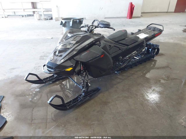 Ski-Doo Summit 2022 2BPSTJNA3NV001073 Image 2