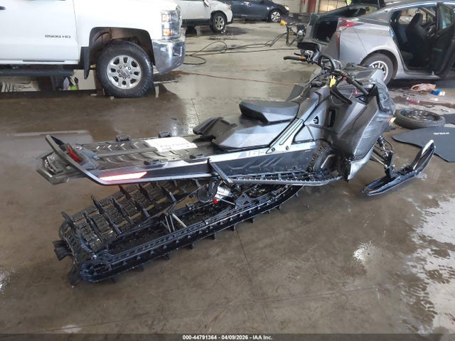 Ski-Doo Summit 2022 2BPSTJNA3NV001073 Image 3