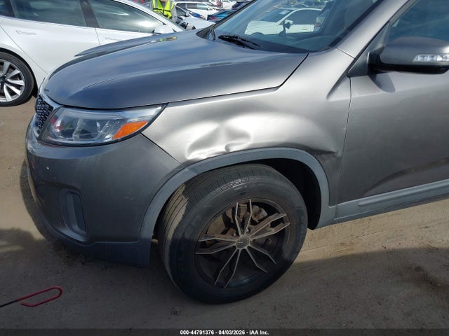 5XYKT3A6XEG489271 KIA SORENTO LX