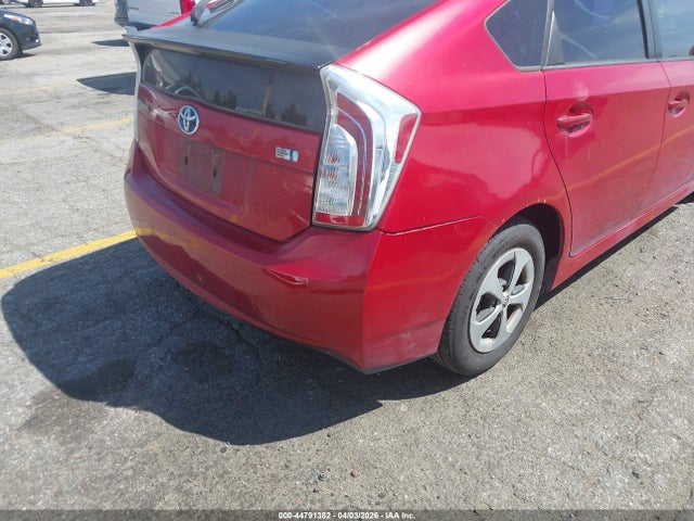 2014 TOYOTA PRIUS JTDKN3DU6E1741022 Photo 5