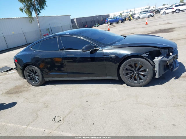 44791399 :رقم المزاد ، 5YJSA1H15EFP34795 vin ، 2014 Tesla Model S P85 مزاد بيع