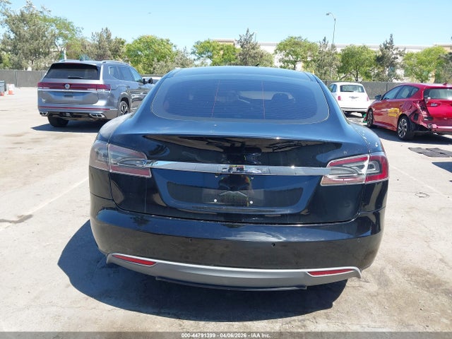 44791399 :رقم المزاد ، 5YJSA1H15EFP34795 vin ، 2014 Tesla Model S P85 مزاد بيع