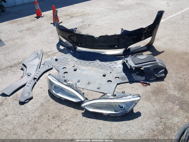 44791399 :رقم المزاد ، 5YJSA1H15EFP34795 vin ، 2014 Tesla Model S P85 مزاد بيع