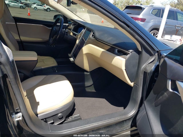44791399 :رقم المزاد ، 5YJSA1H15EFP34795 vin ، 2014 Tesla Model S P85 مزاد بيع