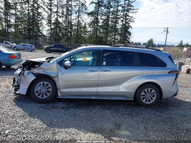 5TDJSKFC2SS195868 Toyota SIENNA XLE