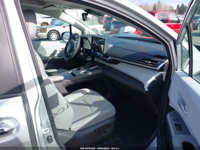 5TDJSKFC2SS195868 Toyota SIENNA XLE