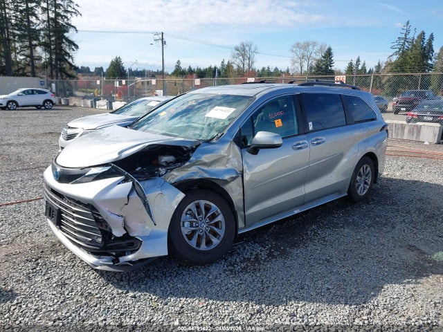 5TDJSKFC2SS195868 Toyota SIENNA XLE
