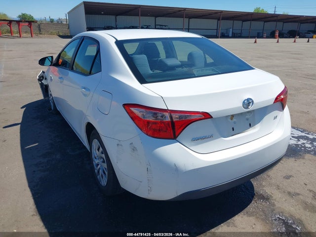 2018 TOYOTA COROLLA 2T1BURHE3JC068236 Photo 2
