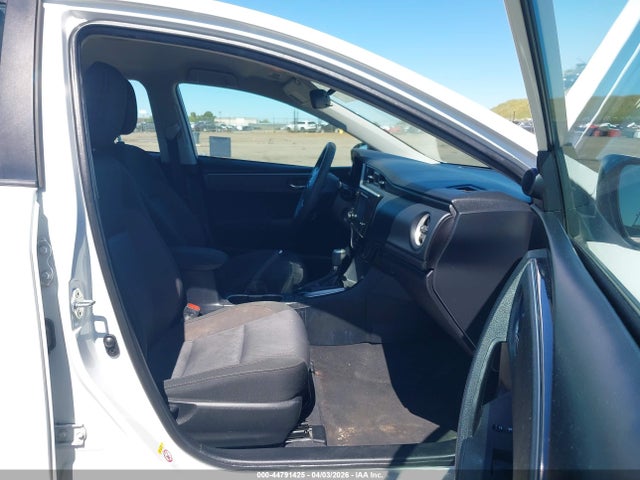 2018 TOYOTA COROLLA 2T1BURHE3JC068236 Photo 4