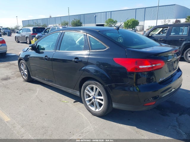 Ford FOCUS SE 2017 1FADP3F2XHL315816 Image 3