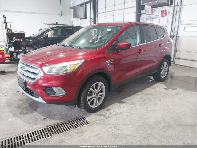 1FMCU9G9XHUC52560 Ford ESCAPE SE