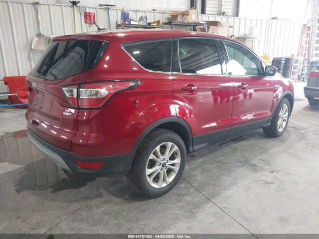 1FMCU9G9XHUC52560 Ford ESCAPE SE