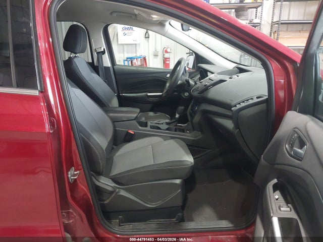 1FMCU9G9XHUC52560 Ford ESCAPE SE