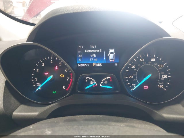 1FMCU9G9XHUC52560 Ford ESCAPE SE