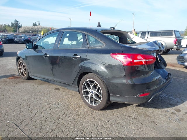 Ford FOCUS SE 2015 1FADP3F22FL211222 Image 3
