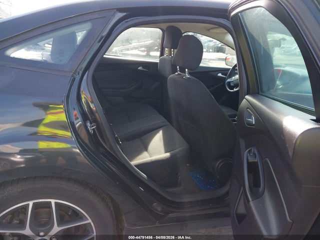 Ford FOCUS SE 2015 1FADP3F22FL211222 Image 8
