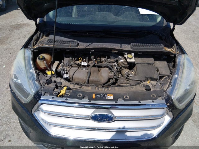 1FMCU0J99HUA04319 Ford Escape Titanium