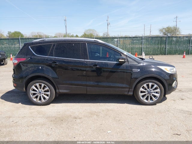 1FMCU0J99HUA04319 Ford Escape Titanium