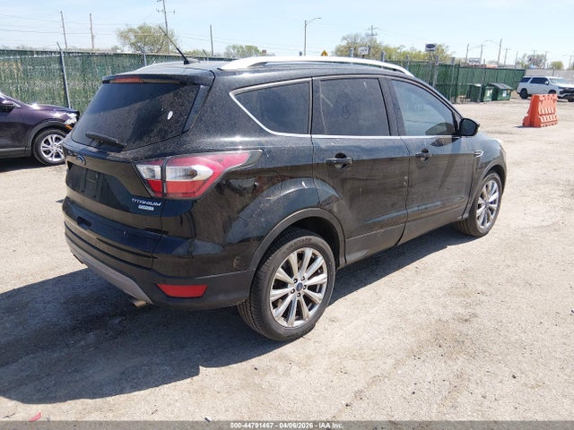 1FMCU0J99HUA04319 Ford Escape Titanium