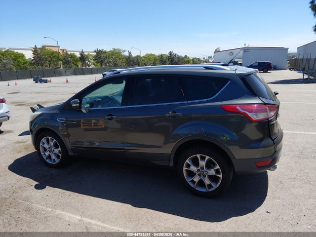 44791497 :رقم المزاد ، 1FMCU9JX0GUC72497 vin ، 2016 Ford Escape Titanium مزاد بيع