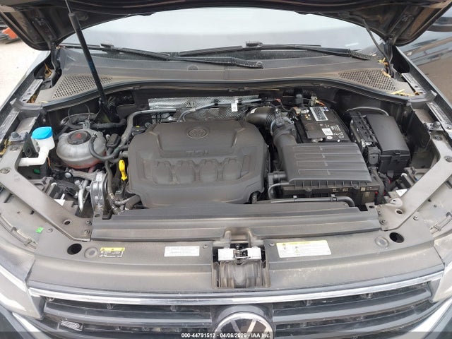 3VVCB7AX4NM140554 Volkswagen Tiguan 2.0t Se R-line Black