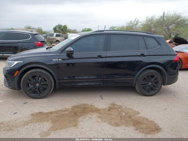3VVCB7AX4NM140554 Volkswagen Tiguan 2.0t Se R-line Black
