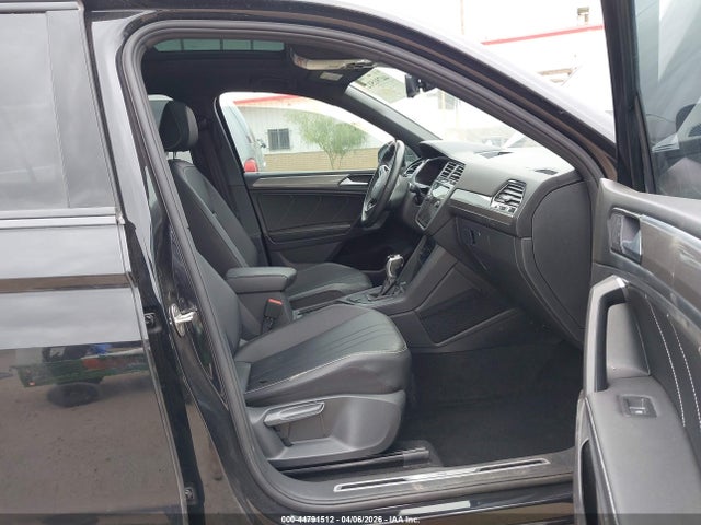 3VVCB7AX4NM140554 Volkswagen Tiguan 2.0t Se R-line Black