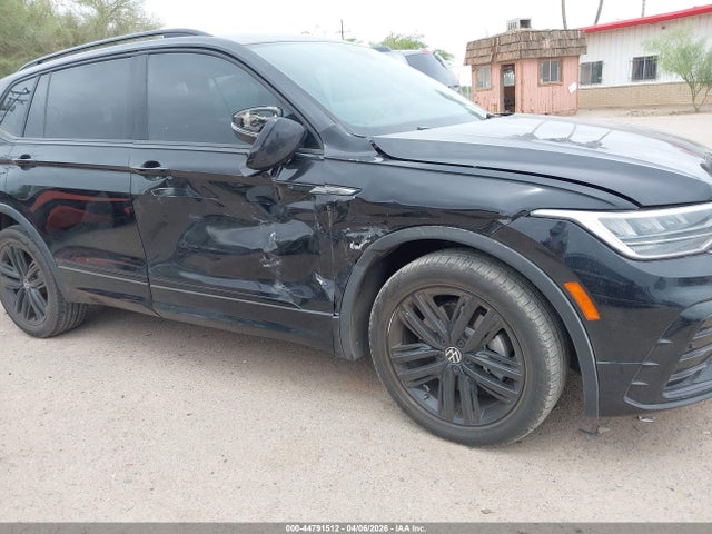 3VVCB7AX4NM140554 Volkswagen Tiguan 2.0t Se R-line Black