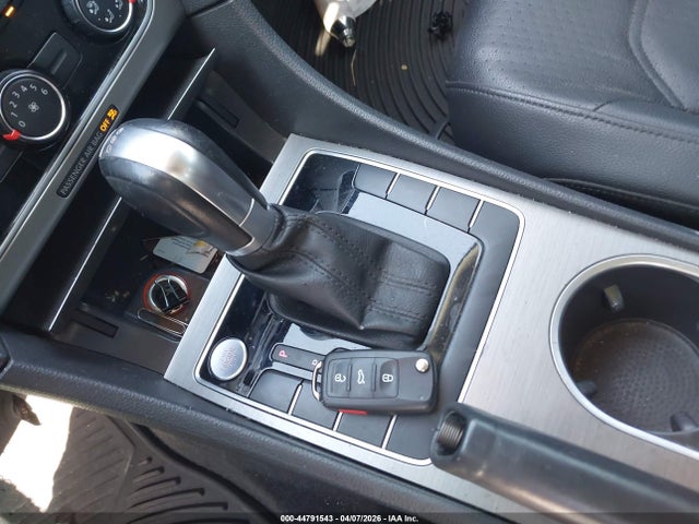 1VWBV7A3XFC101823 Volkswagen Passat 2.0l Tdi Se