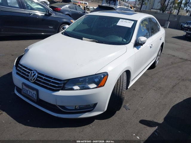 1VWBV7A3XFC101823 Volkswagen Passat 2.0l Tdi Se